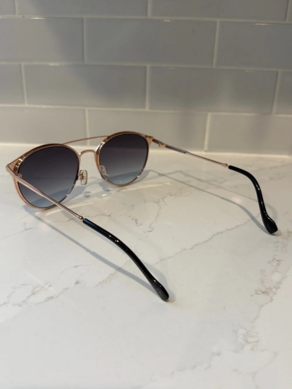 Jessica Simpson Black and Gold Round Gradient Sunglasses